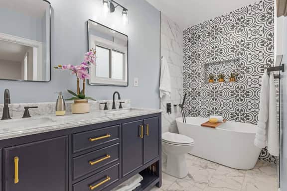 Brand New, Walk to PPG/Duquesne, Spa, Free Parkng